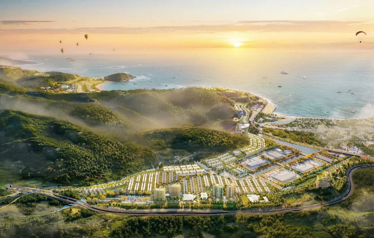 Toàn cảnh vịnh biển tại khu vực Vinhomes Hải Vân Bay lúc bình minh