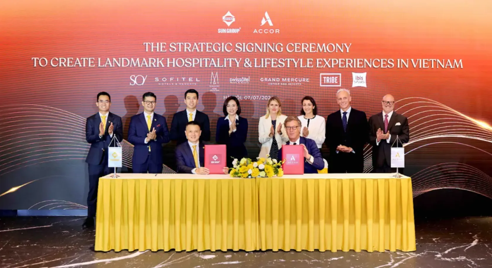 Sofitel, Swissôtel Về Sun Galaxy Complex: Accor Là Ai?