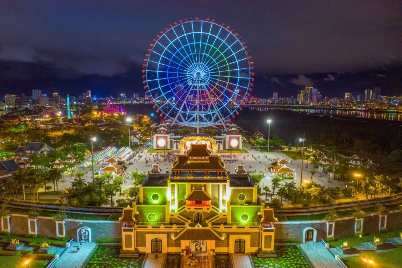 Công viên Châu Á (Asia Park) trước khi tạm dừng đón khách để tái phát triển