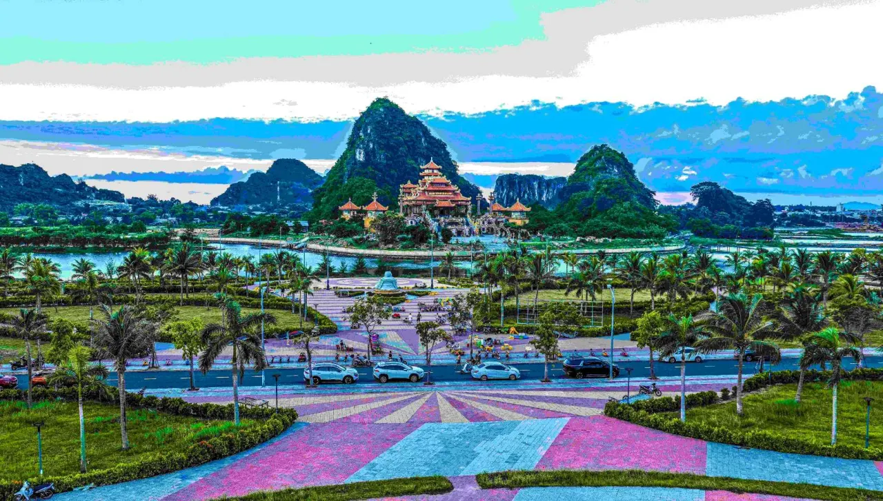 Toàn cảnh khu vực Ngũ Hành Sơn nhìn từ trên cao, thuộc phân khu Đổi mới sáng tạo Đà Nẵng