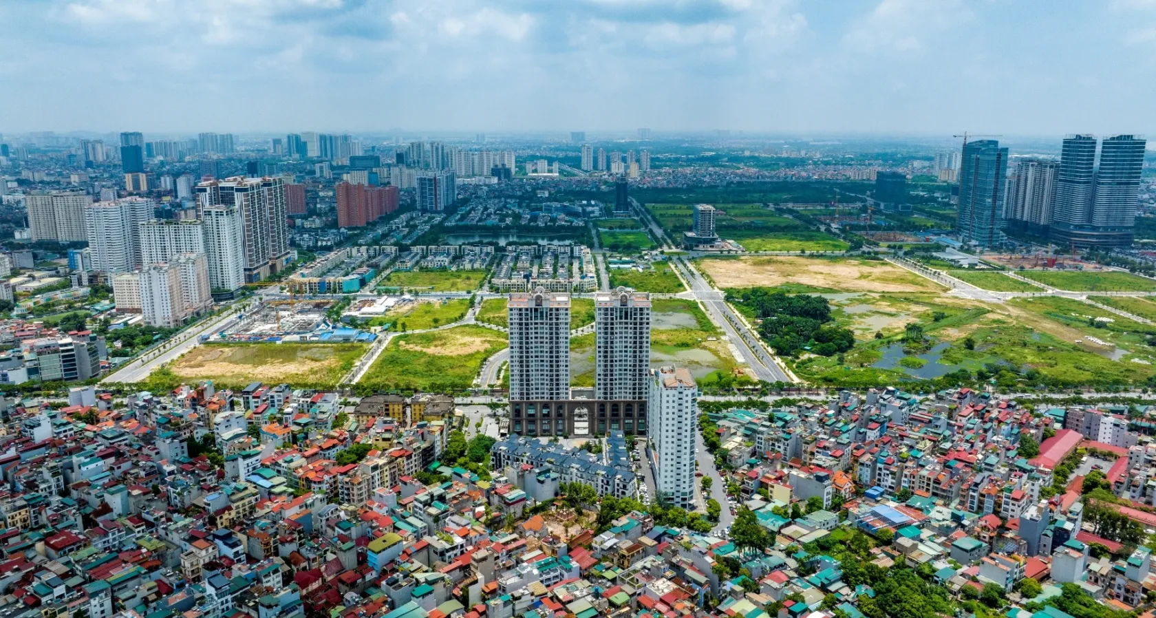 Lãi Suất Khó Giảm, Chuyên Gia Dự Báo BĐS Ấm Cuối Năm