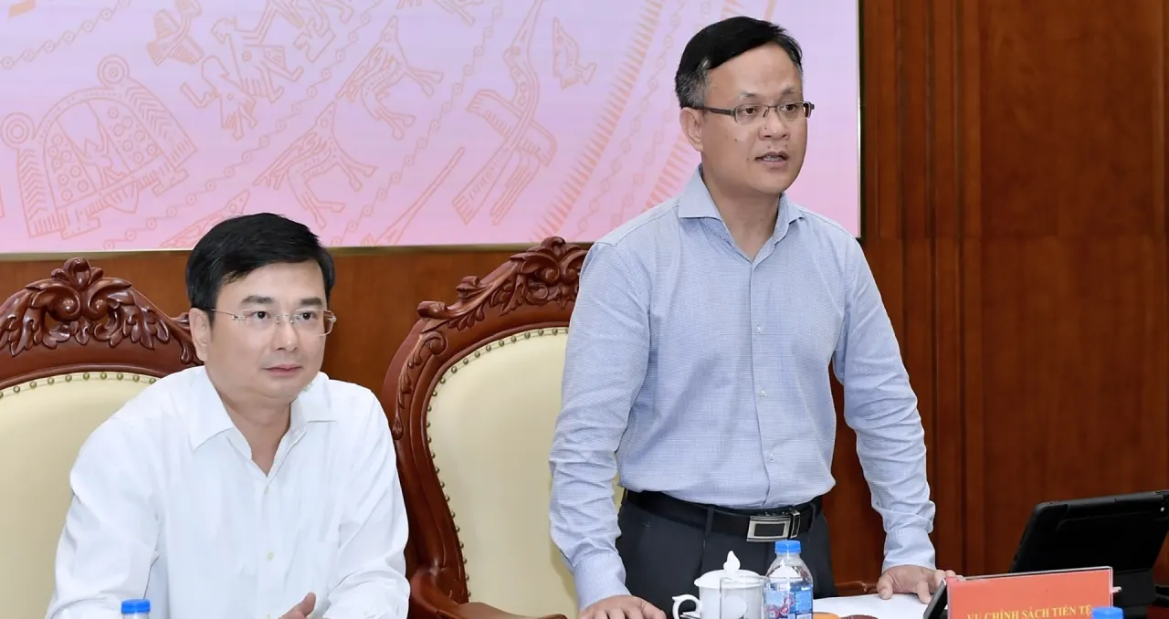 Đại diện Ngân hàng Nhà nước phát biểu tại cuộc họp báo chính sách tiền tệ