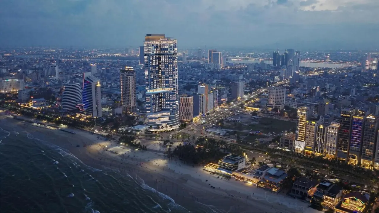 Phối cảnh Nobu Residences Đà Nẵng về đêm nhìn từ bãi biển Mỹ Khê