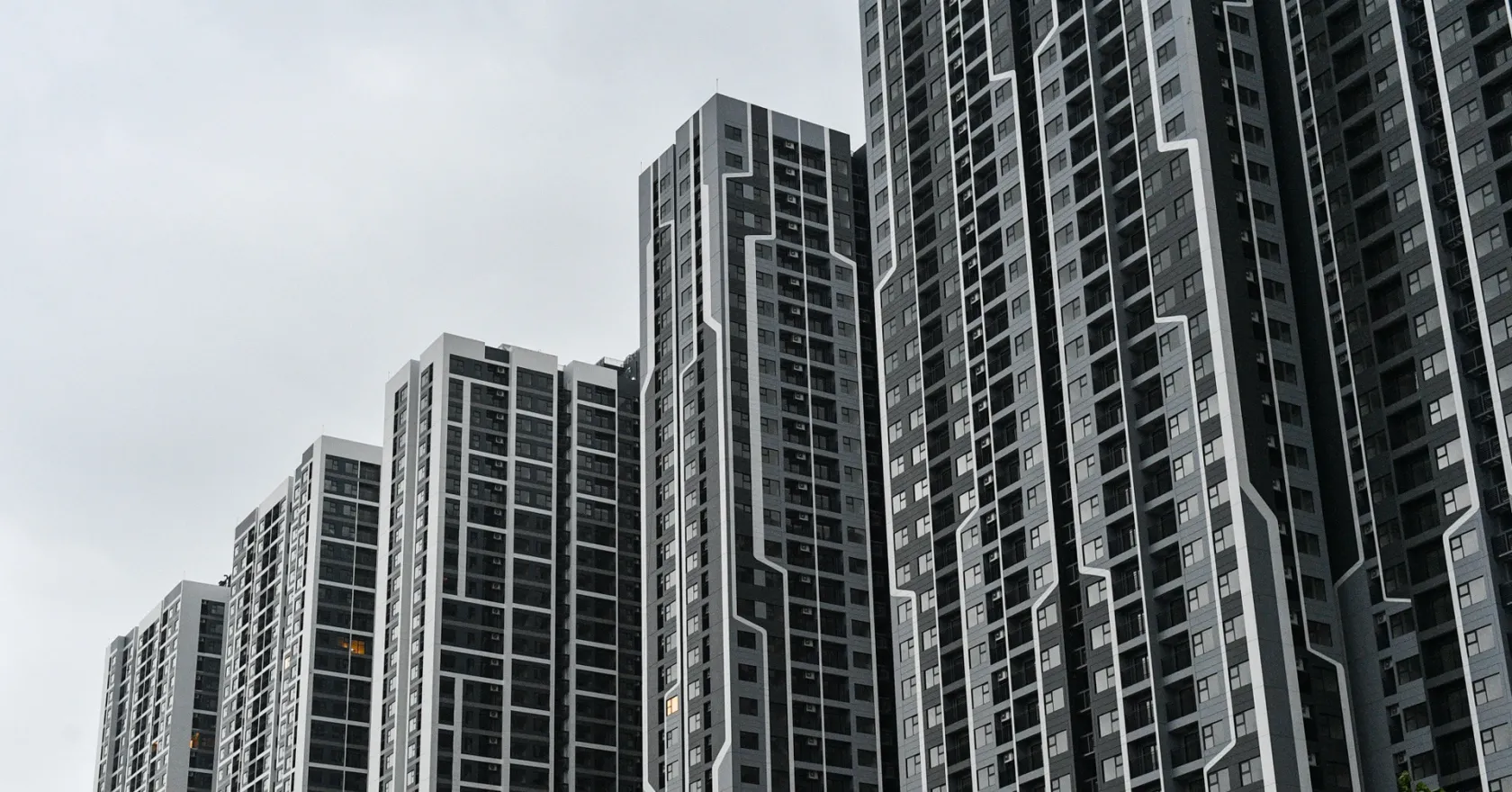 Ngân Hàng Siết Room Tín Dụng Bất Động Sản 2026